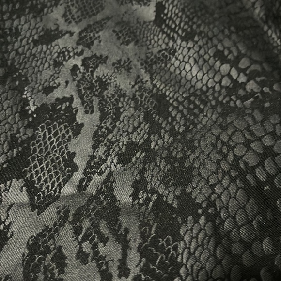 Krazy Larrry Python Pull On Pants Size 14 - Picture 7 of 13